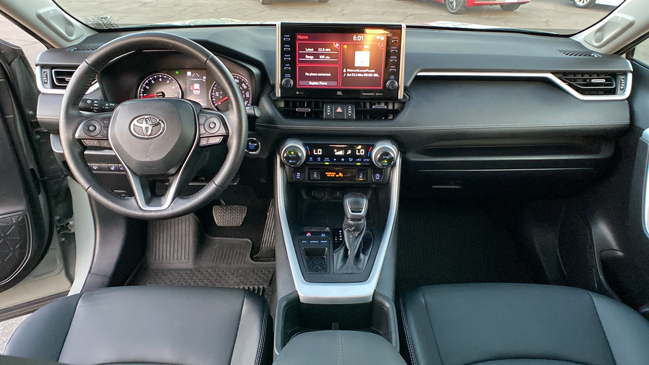 2022 Toyota RAV4 XLE Premium 28