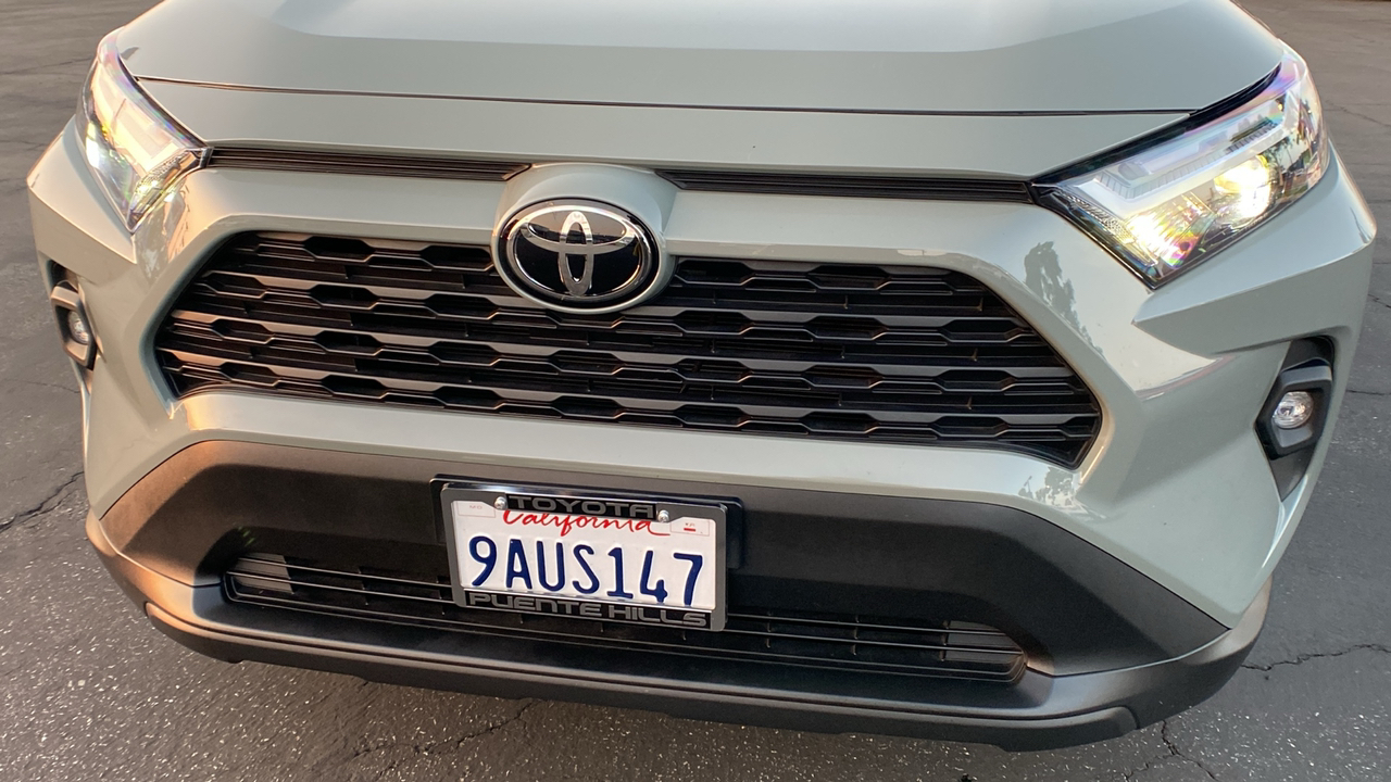 2022 Toyota RAV4 XLE Premium 33