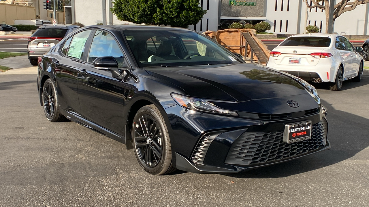 2025 TOYOTA Camry SE 1