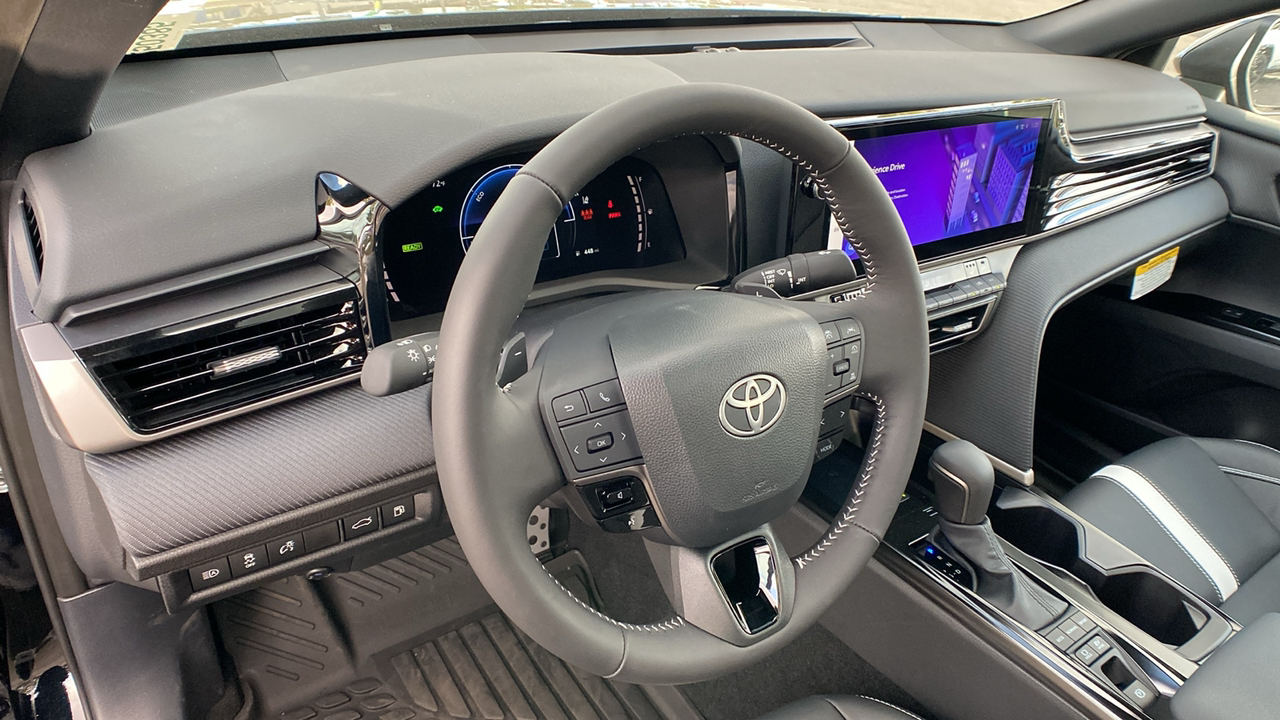 2025 TOYOTA Camry SE 16