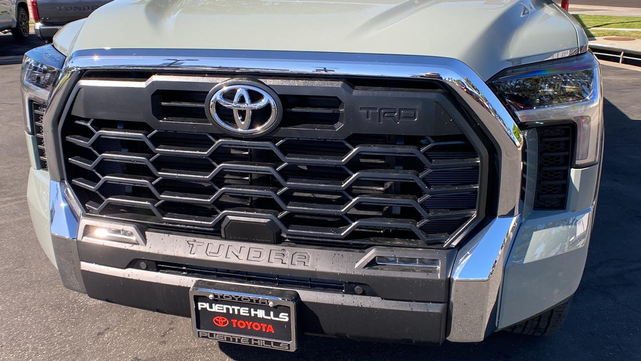 2025 TOYOTA Tundra SR5 32