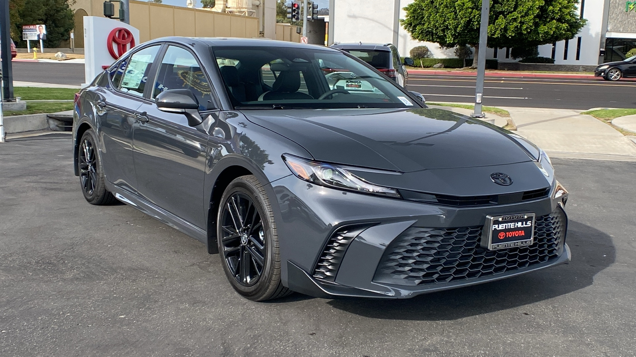 2025 TOYOTA Camry SE 1