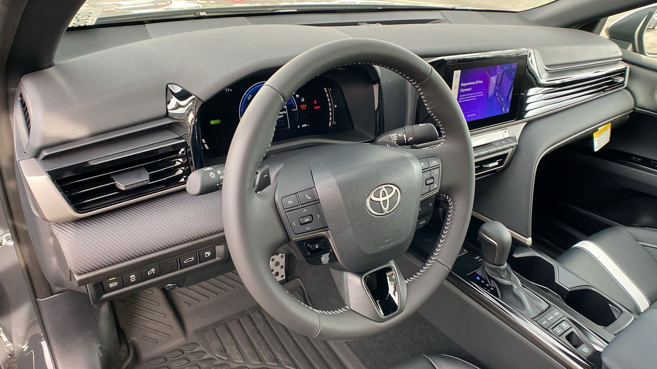 2025 TOYOTA Camry SE 16