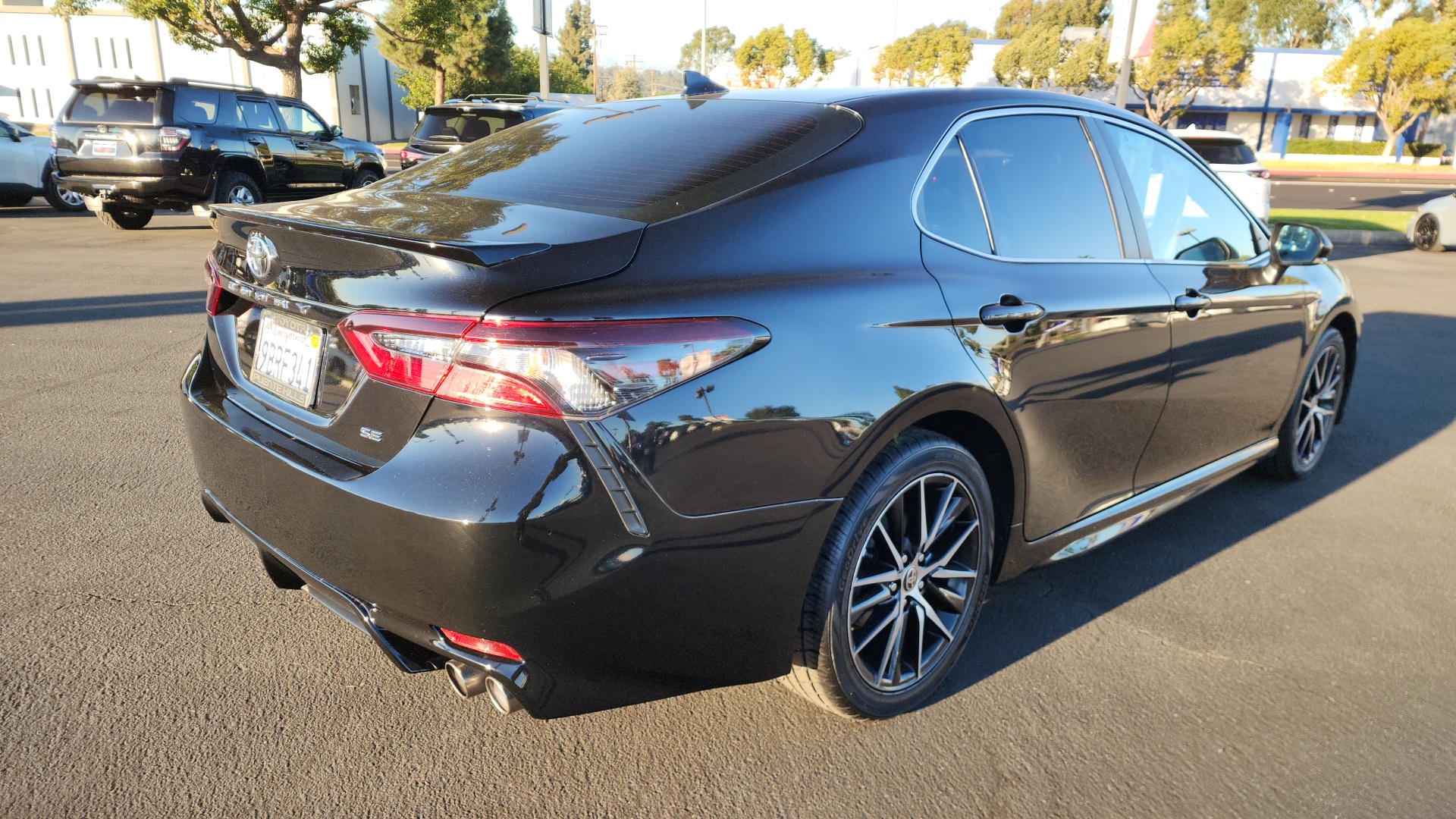 2022 Toyota Camry SE 3