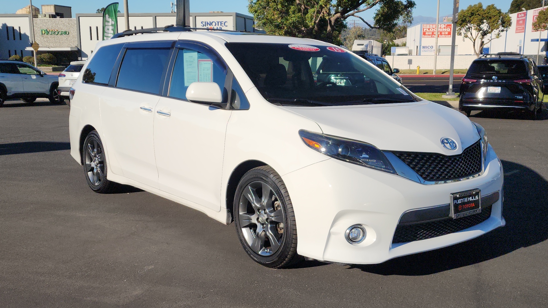 2015 Toyota Sienna SE Premium 1