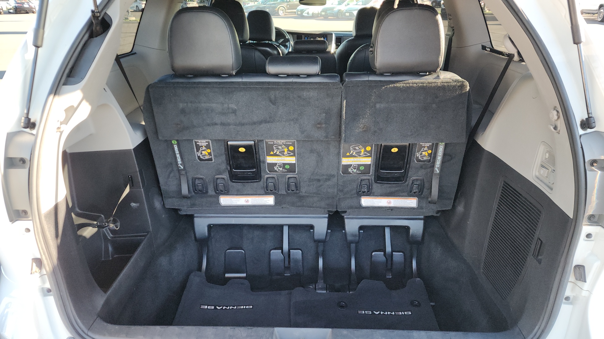 2015 Toyota Sienna SE Premium 10