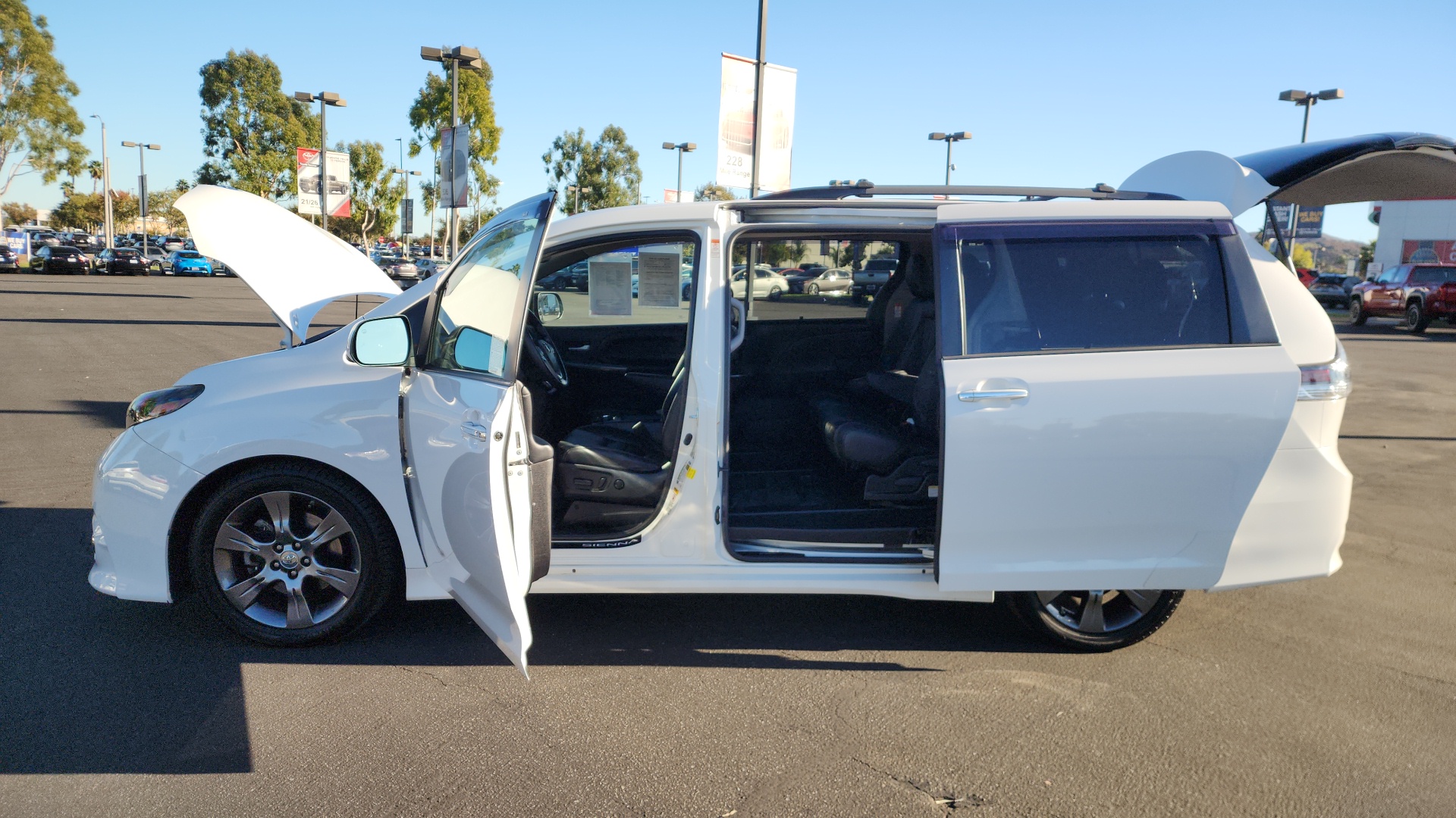 2015 Toyota Sienna SE Premium 11