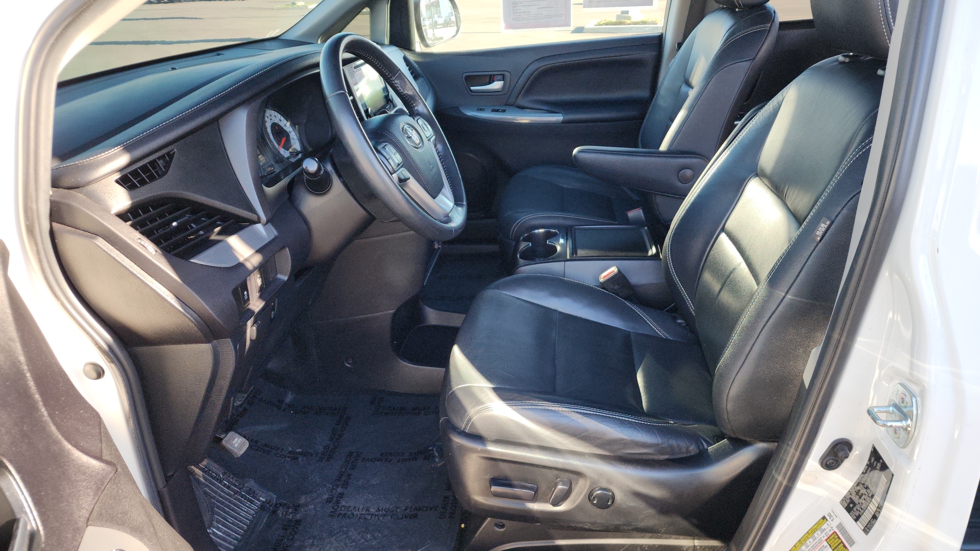 2015 Toyota Sienna SE Premium 12