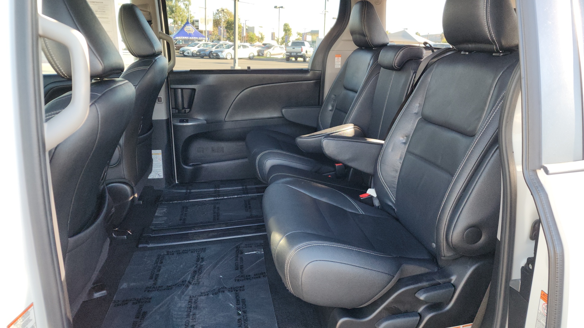 2015 Toyota Sienna SE Premium 17