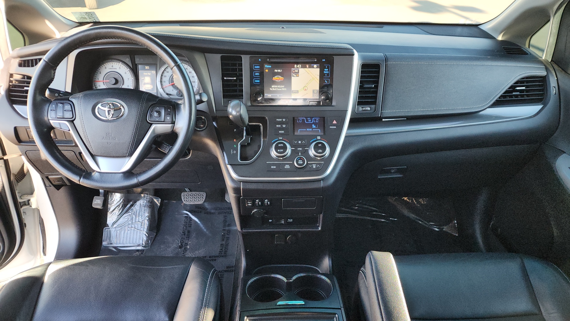 2015 Toyota Sienna SE Premium 28