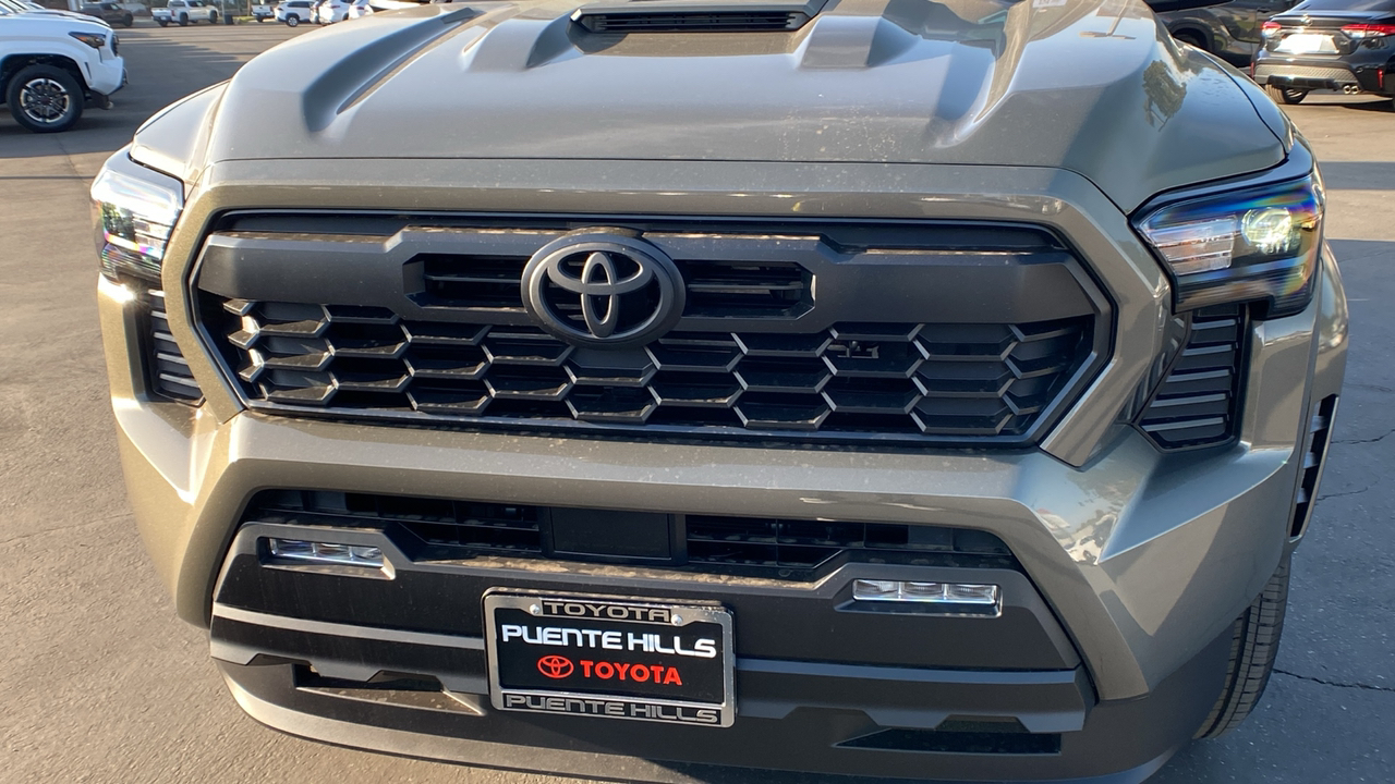 2025 TOYOTA Tacoma TRD Sport 32