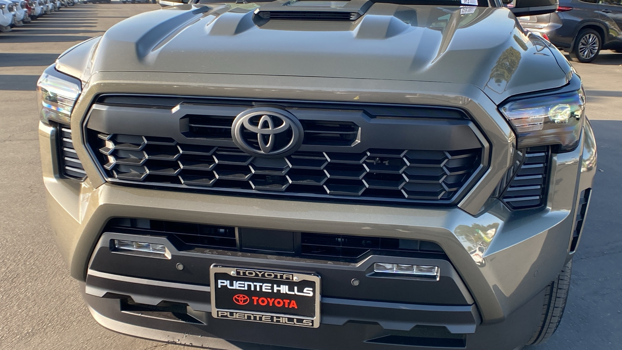 2025 TOYOTA Tacoma TRD Sport 33