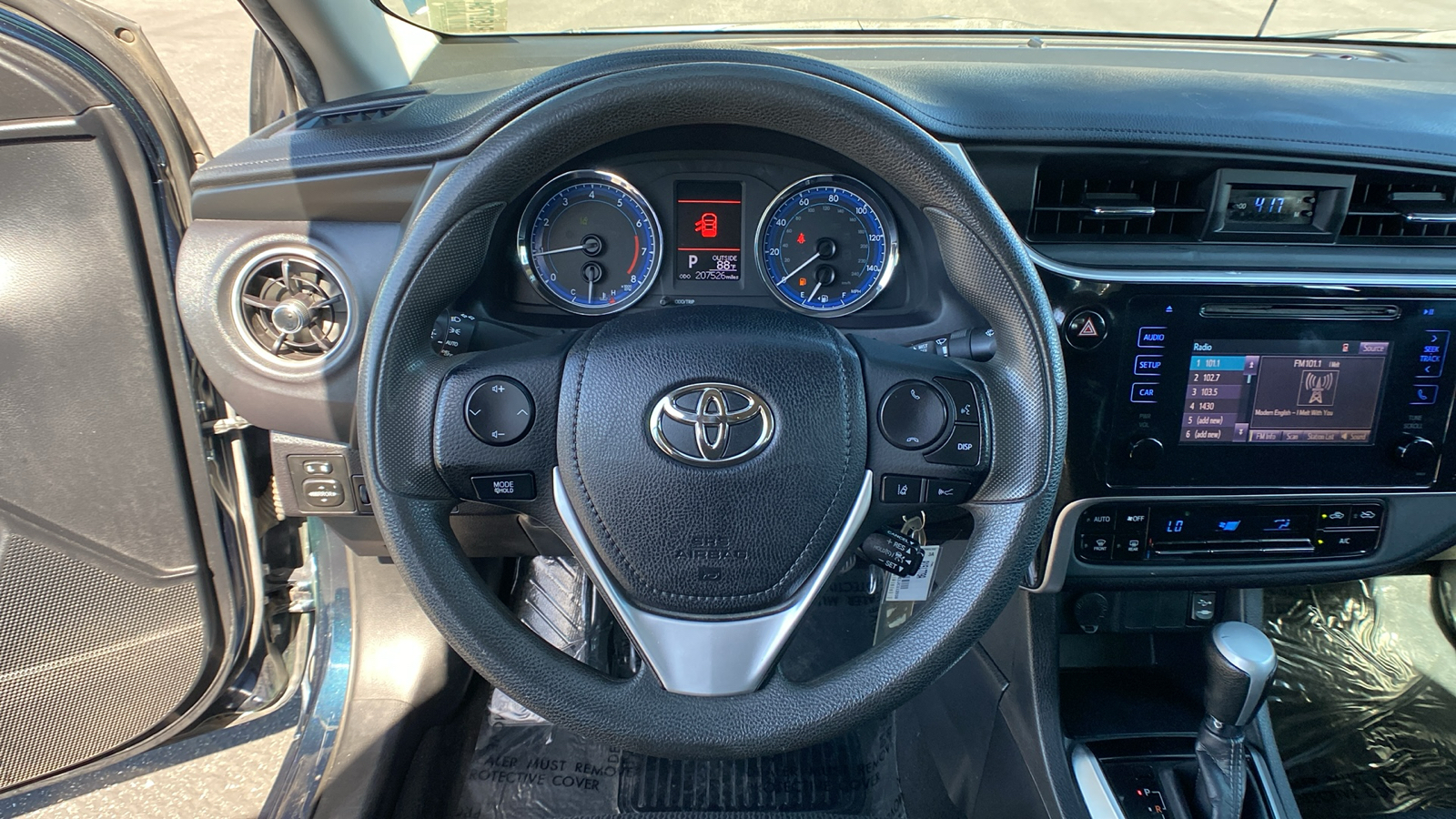 2018 Toyota Corolla LE 13