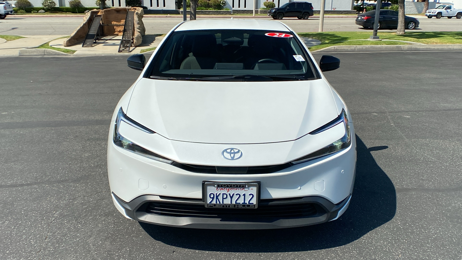 2024 Toyota Prius LE 8