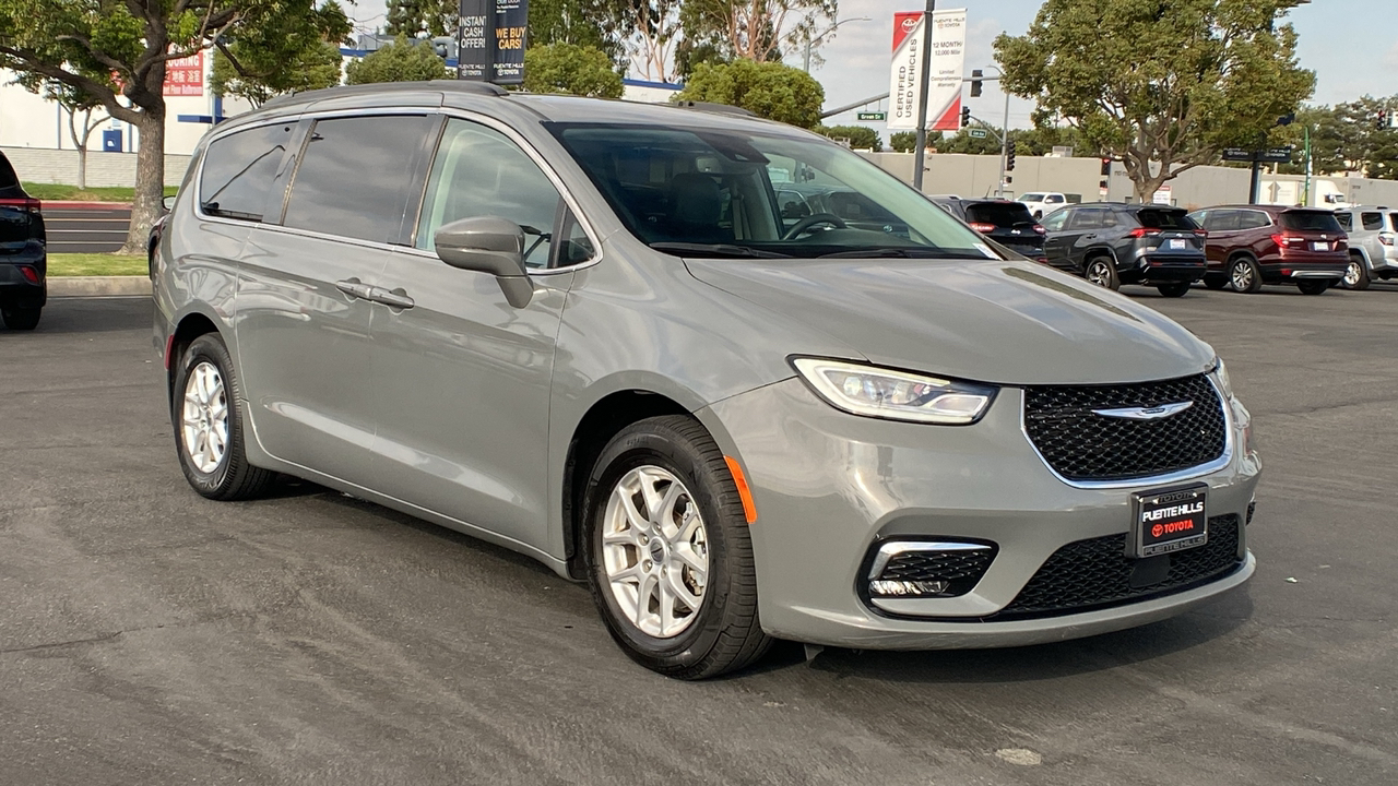 2022 Chrysler Pacifica Touring L 1