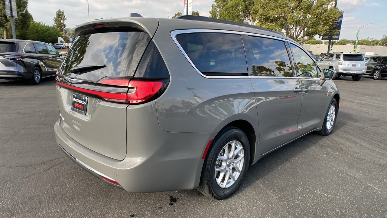 2022 Chrysler Pacifica Touring L 3