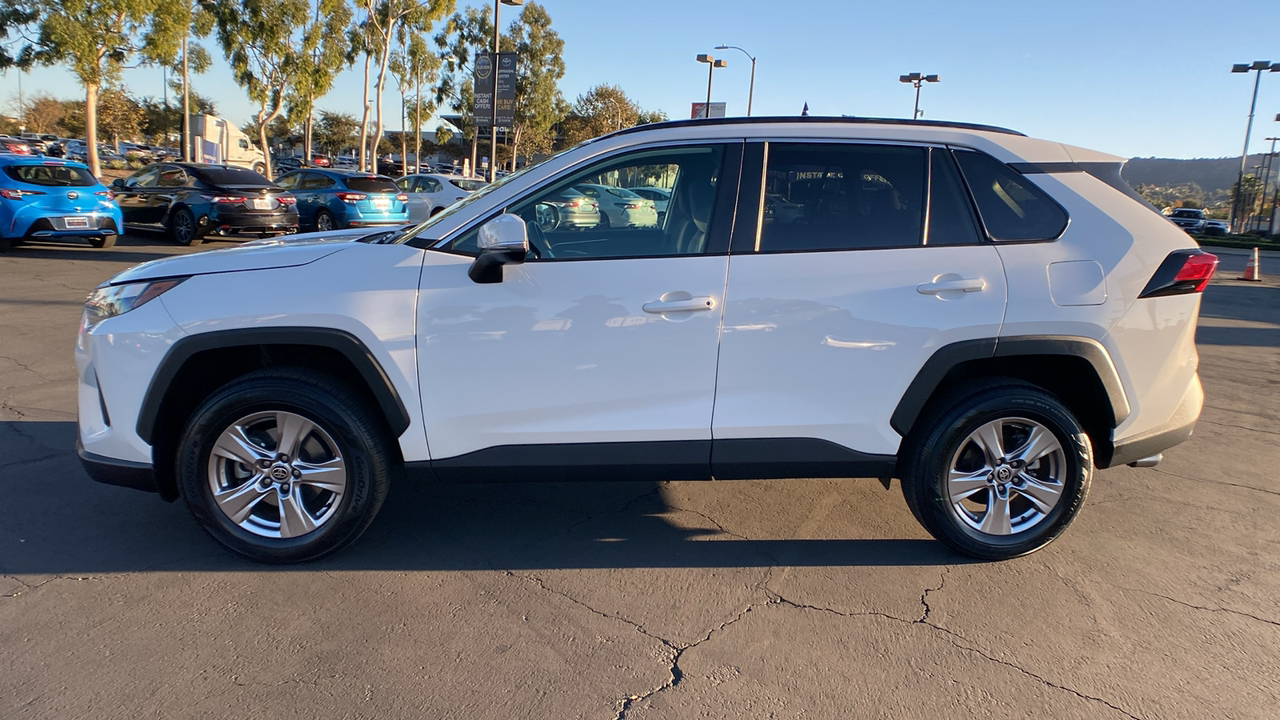 2022 Toyota RAV4 XLE 6