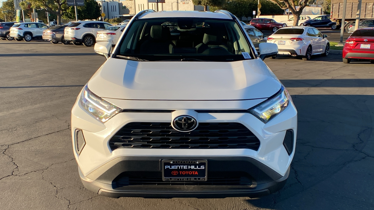 2022 Toyota RAV4 XLE 8