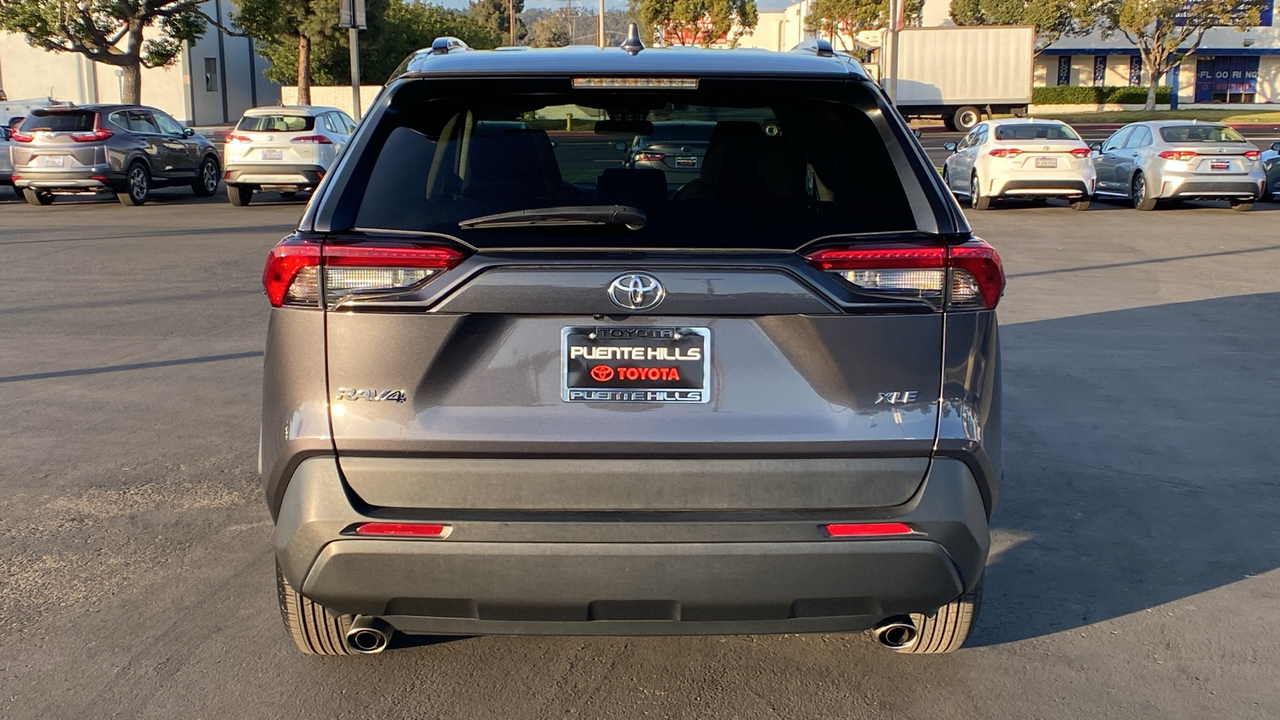 2022 Toyota RAV4 XLE 4