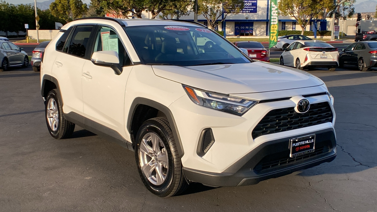 2022 Toyota RAV4 XLE 1