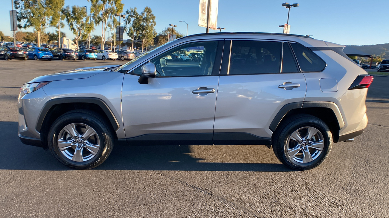 2022 Toyota RAV4 XLE 6