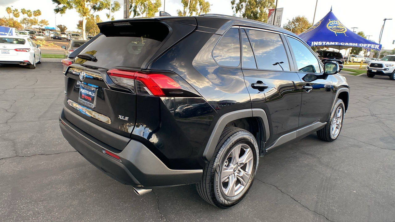 2022 Toyota RAV4 XLE 3