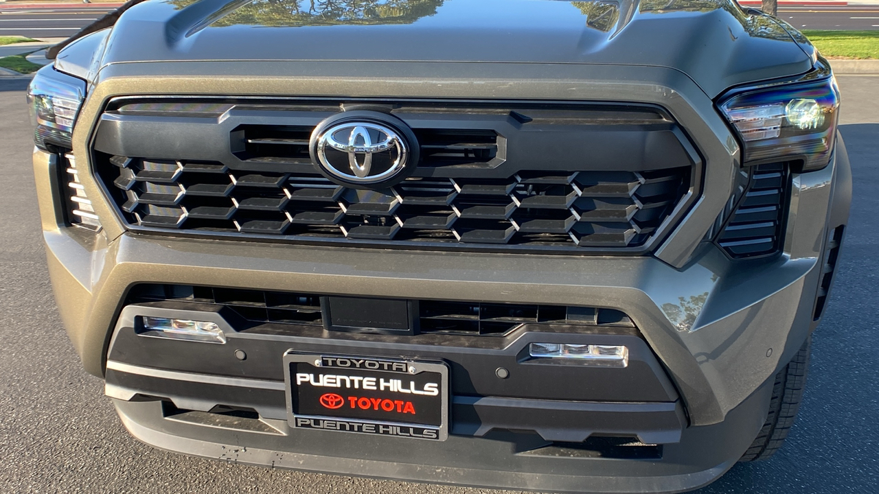 2024 TOYOTA Tacoma Hybrid Tacoma TRD Off-Road 33