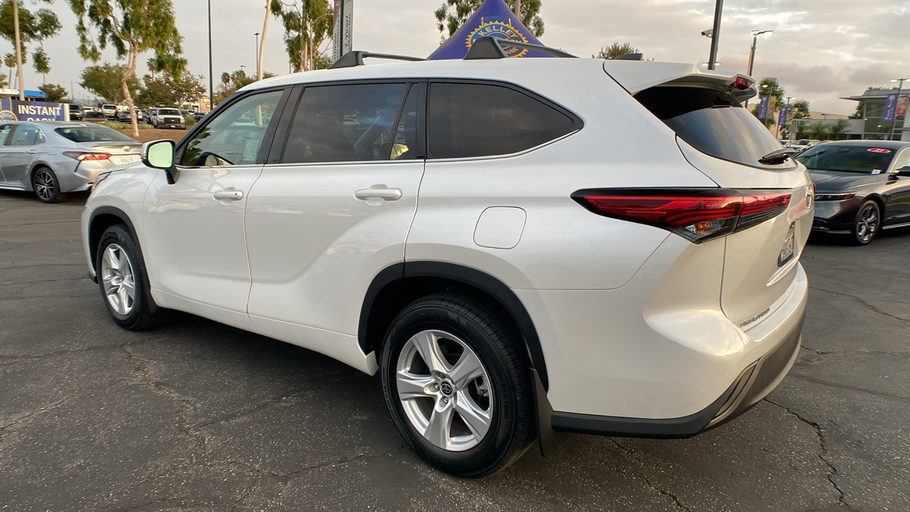 2022 Toyota Highlander LE 5