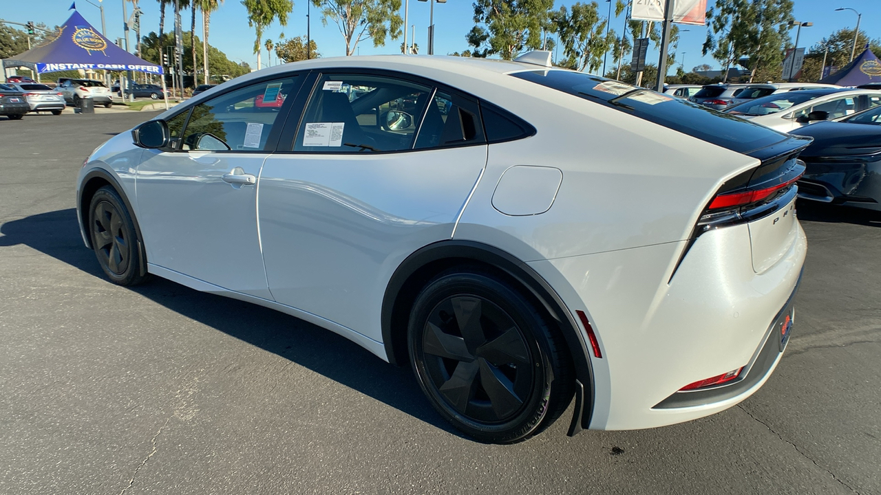 2024 Toyota Prius  5