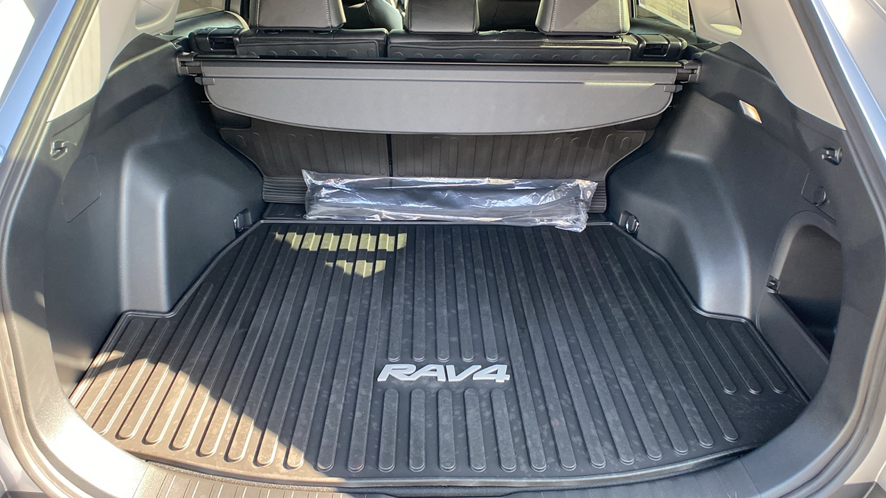 2024 TOYOTA RAV4 Hybrid XLE Premium 18