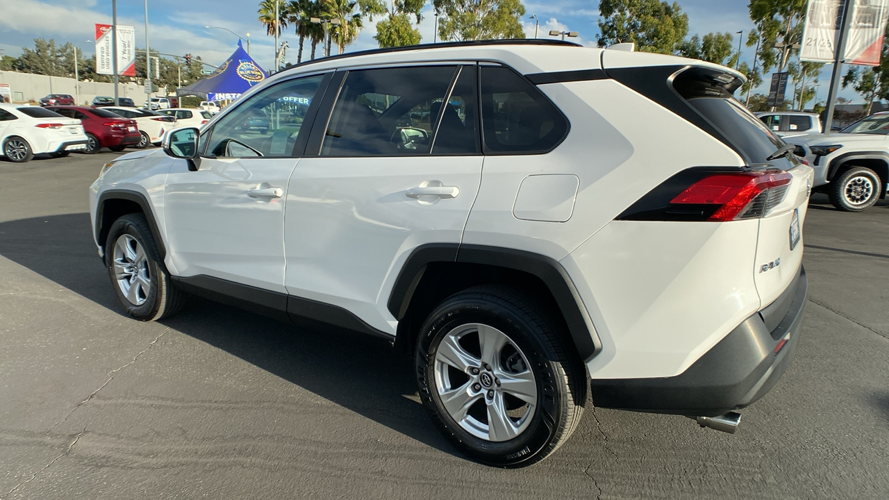 2020 Toyota RAV4 XLE 5