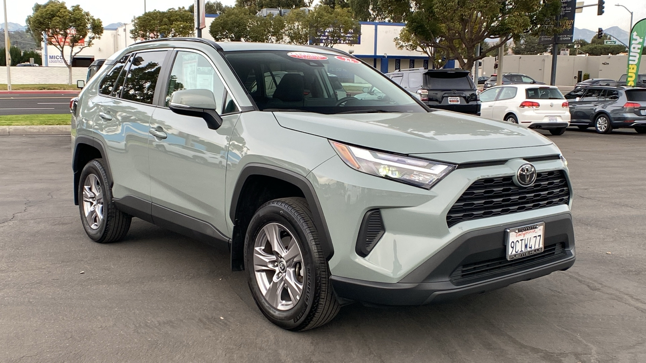 2022 Toyota RAV4 XLE 1