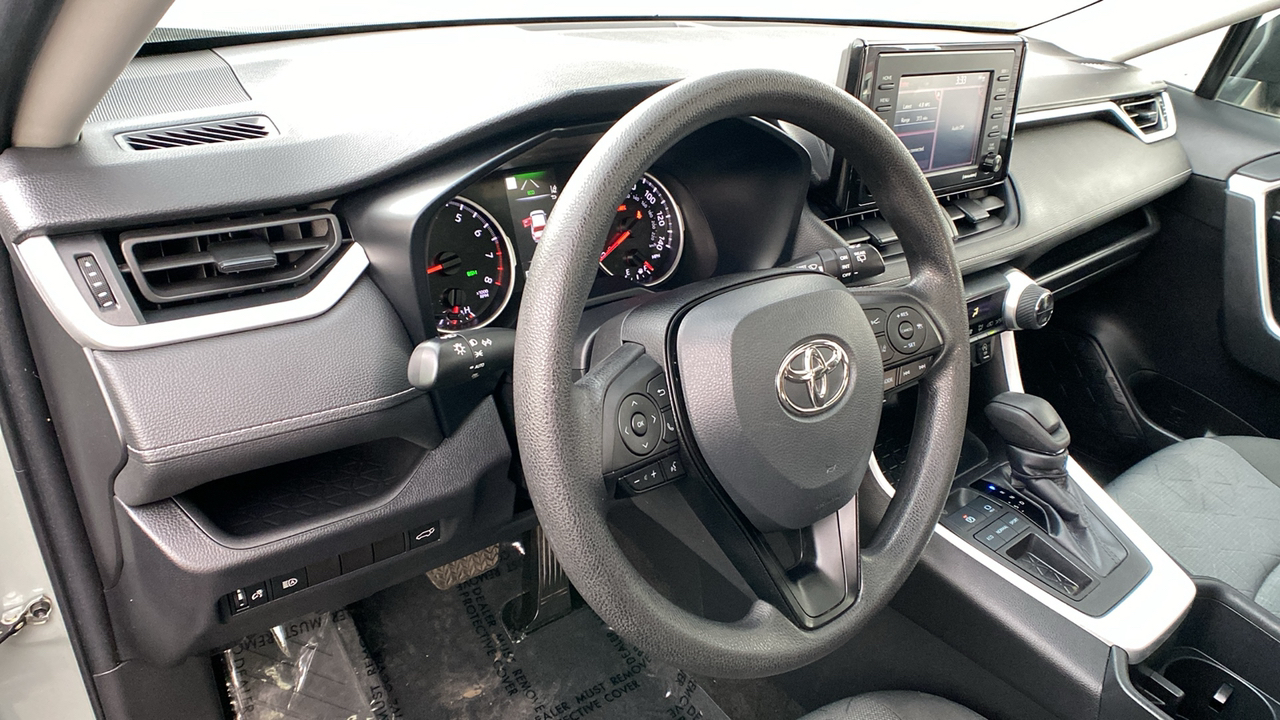 2022 Toyota RAV4 XLE 16