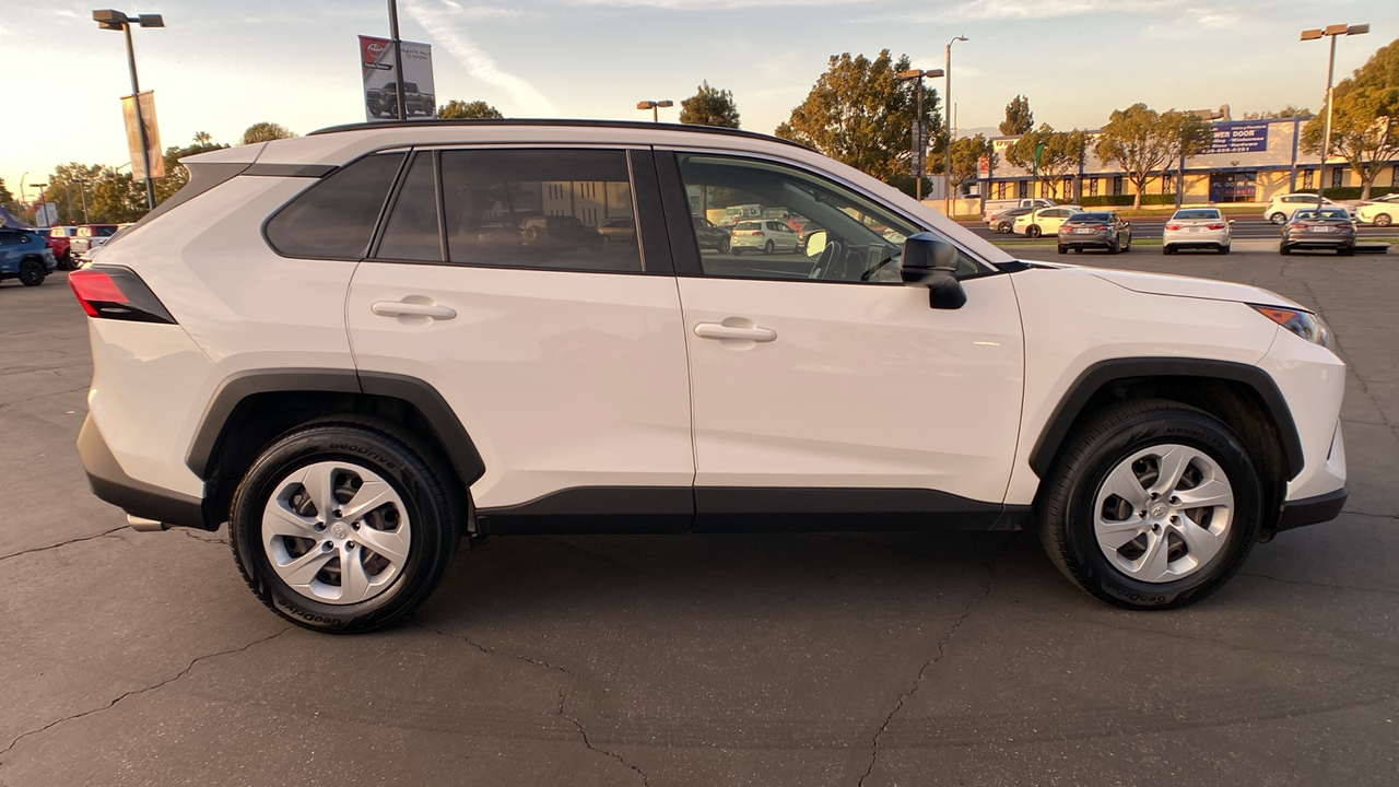 2019 Toyota RAV4 LE 2