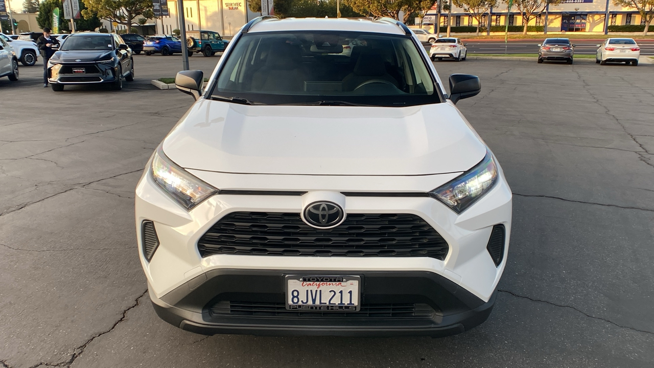 2019 Toyota RAV4 LE 8