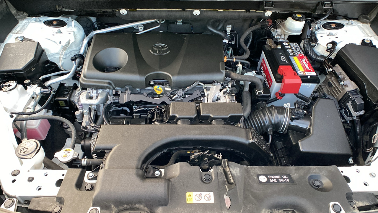 2019 Toyota RAV4 LE 9