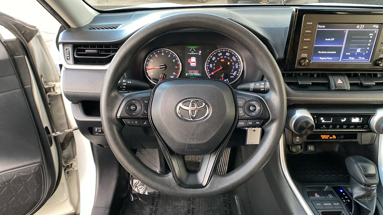 2019 Toyota RAV4 LE 13