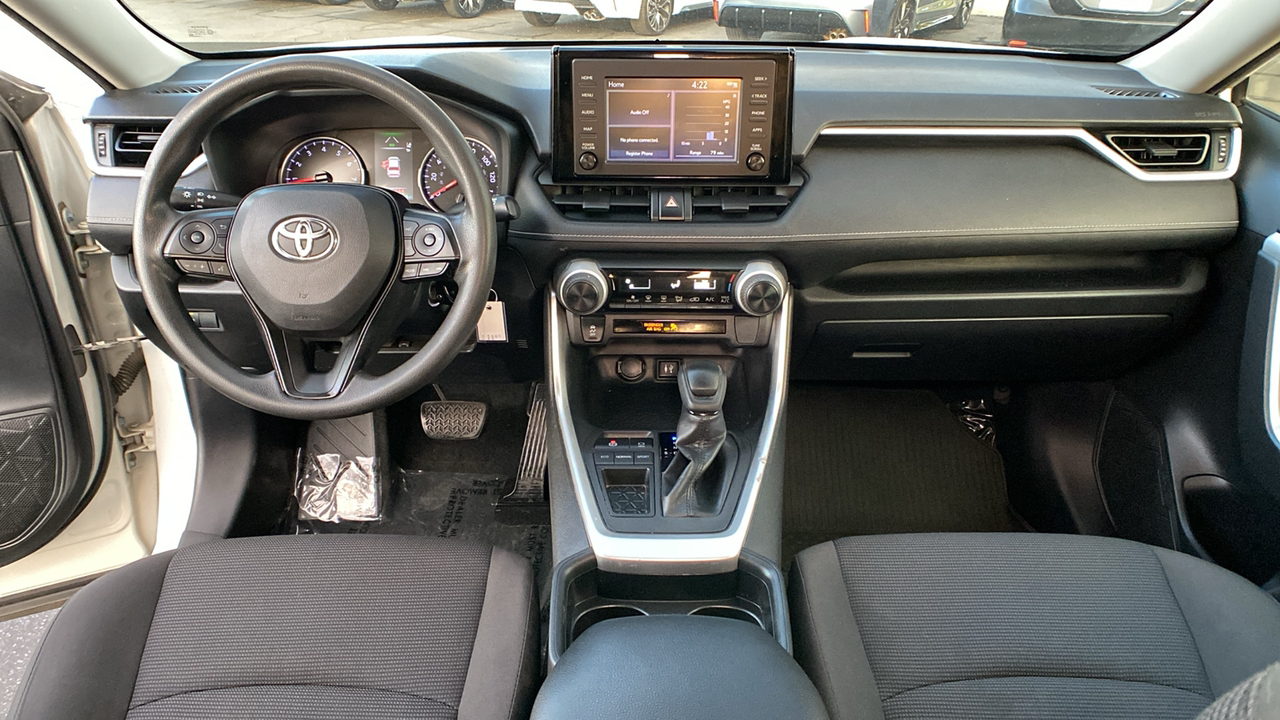 2019 Toyota RAV4 LE 28