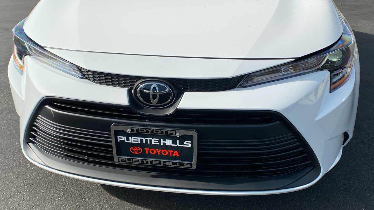 2025 TOYOTA Corolla LE 32