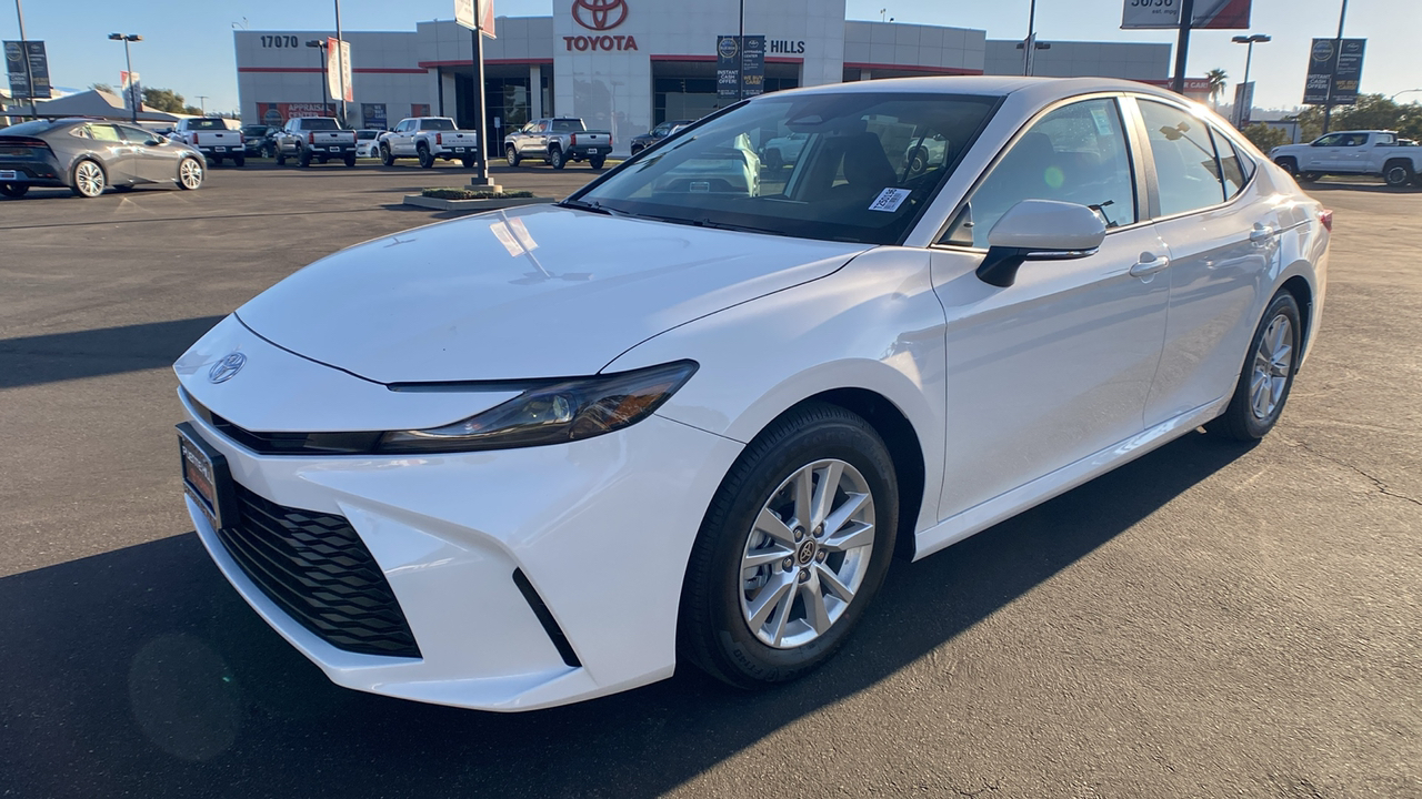 2025 TOYOTA Camry LE 7