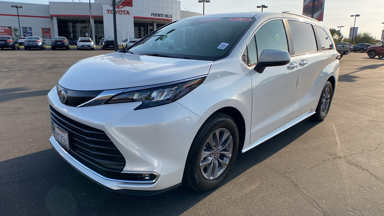 2024 Toyota Sienna XLE 7