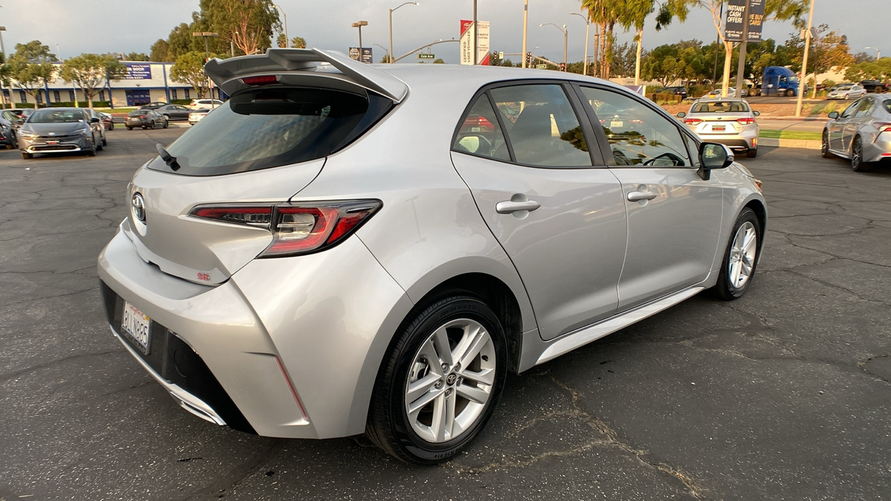 2019 Toyota Corolla Hatchback SE 3