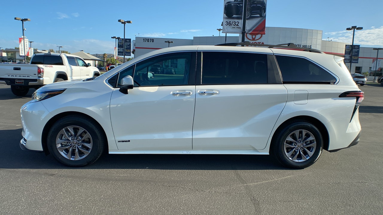 2021 Toyota Sienna XLE 6