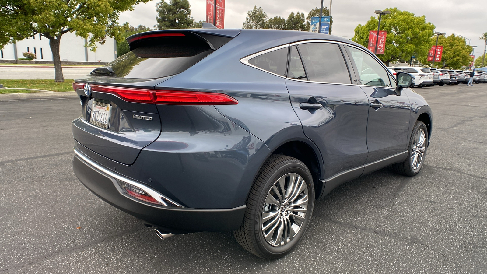2024 TOYOTA Venza Limited 3
