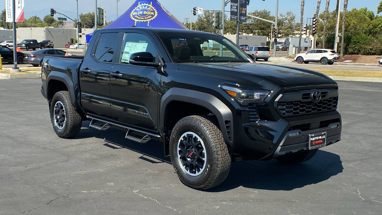 2024 TOYOTA Tacoma TRD Off-Road 1