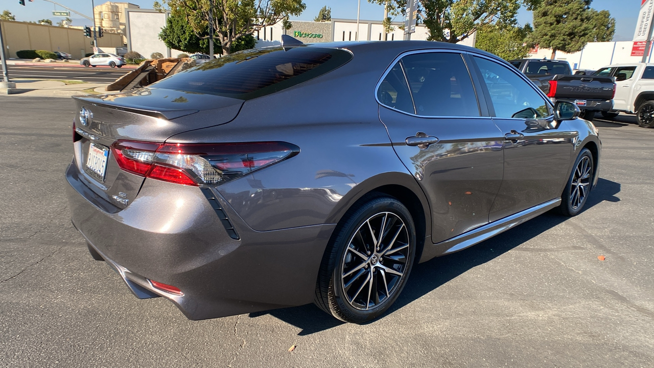 2024 Toyota Camry Hybrid SE 3