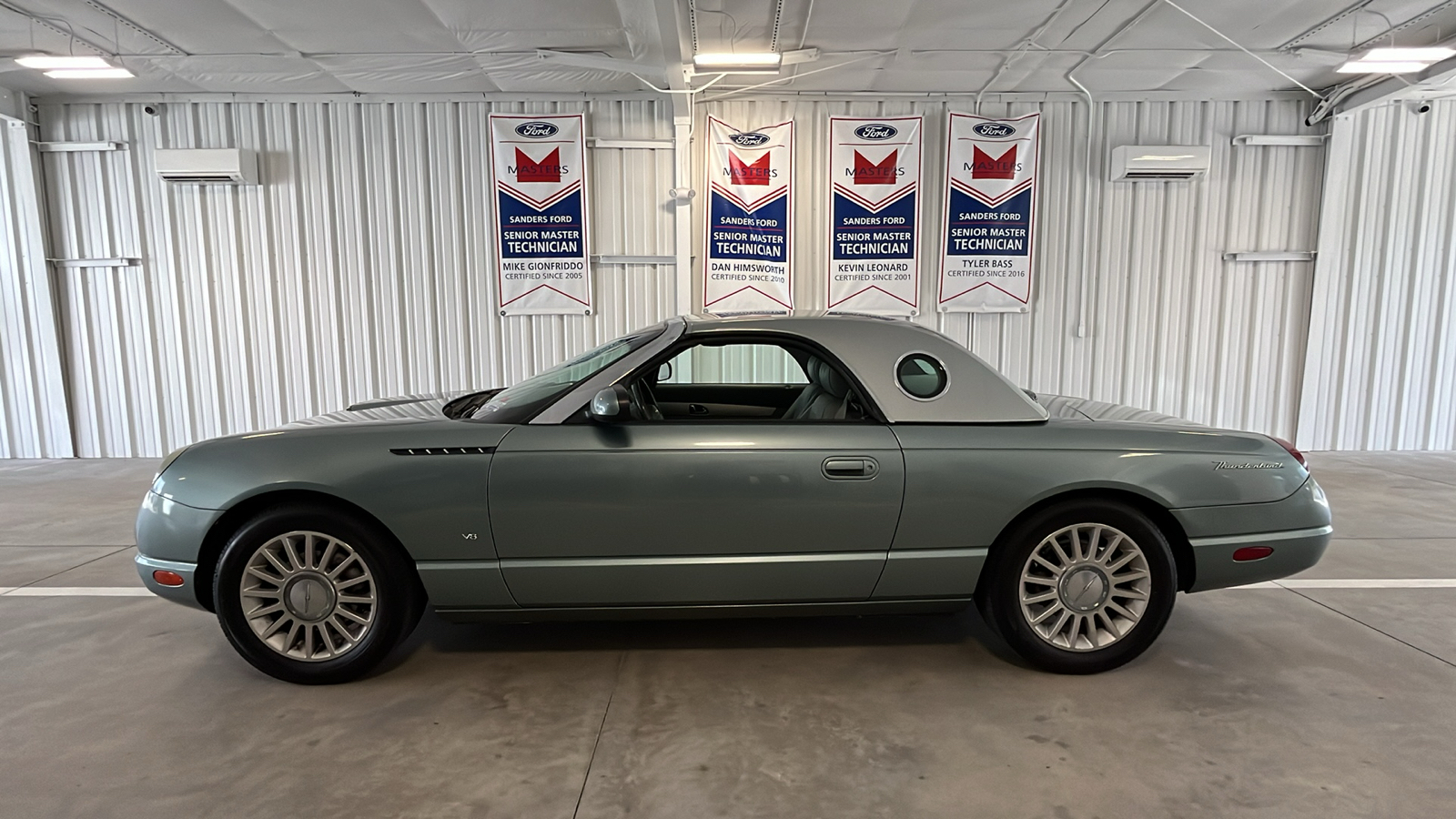 2004 Ford Thunderbird Pacific Coast Roadster 4