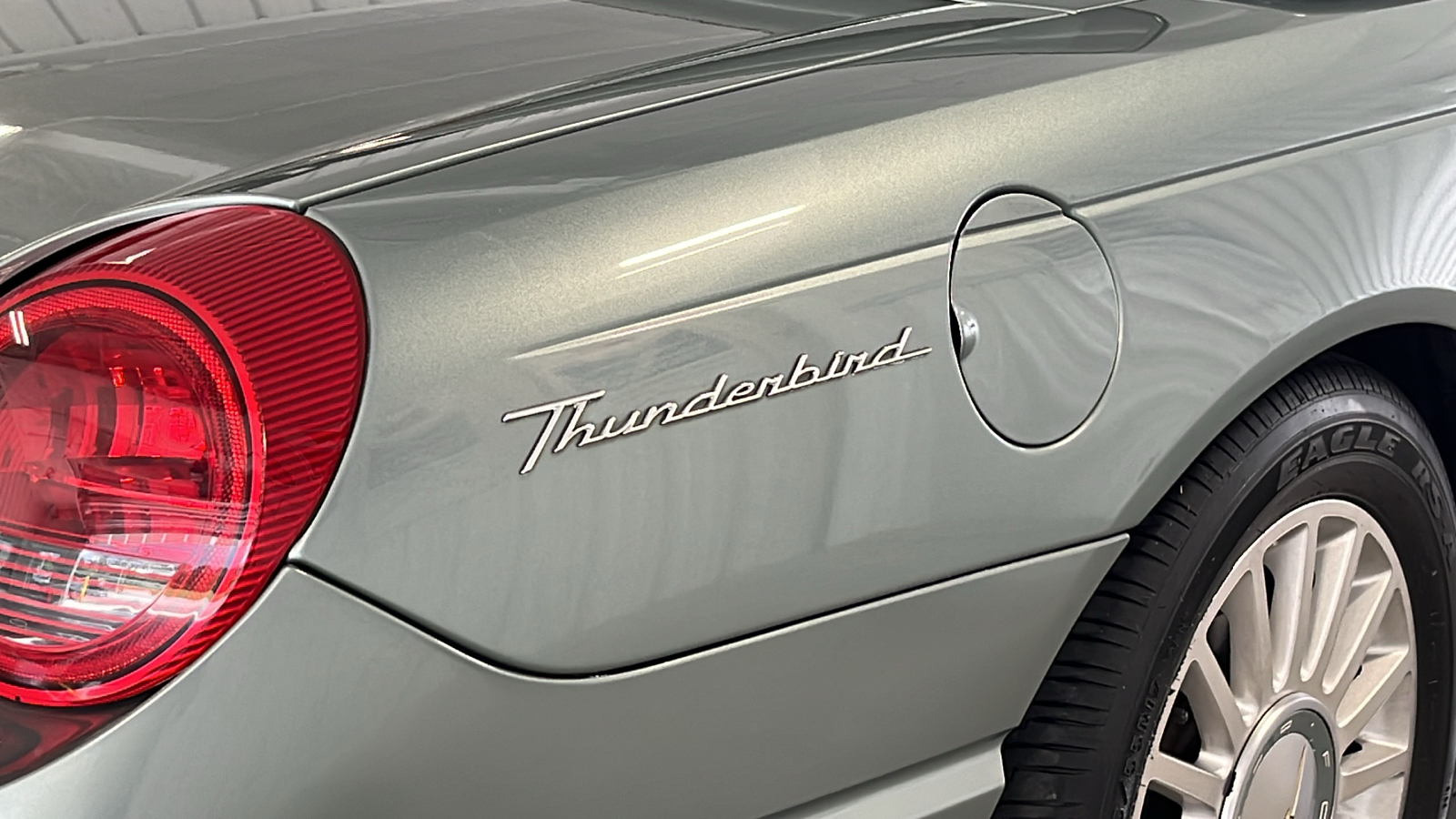 2004 Ford Thunderbird Pacific Coast Roadster 24