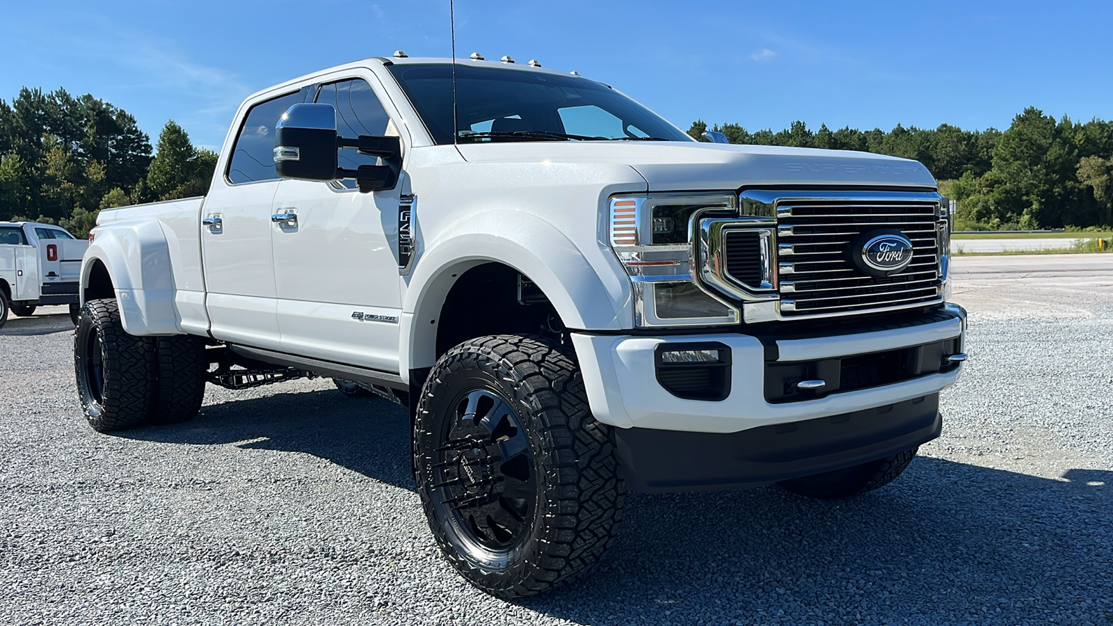 2022 Ford Super Duty F-450 DRW  1