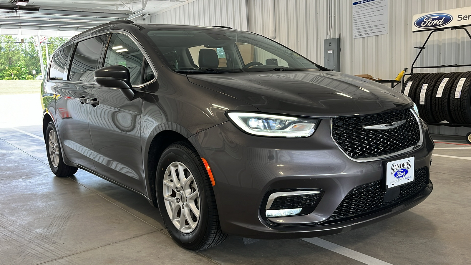 2022 Chrysler Pacifica Touring L 1